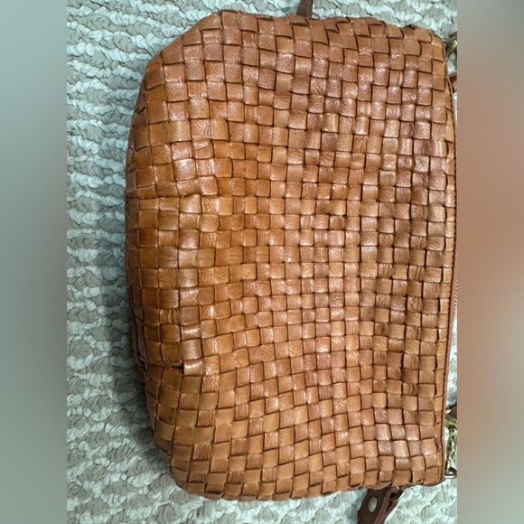Clare v petit moyen Woven Tan Leather bag - Picture 6 of 10